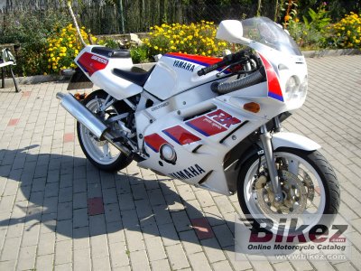 1993 Yamaha FZR 400 R Genesis photo